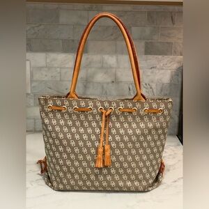 Dooney & Bourke DB Logo Tan Double Handle w/ Mini Tassel‎